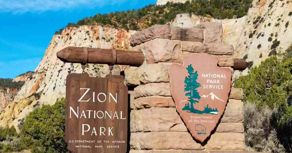 when is the best time to visit zion national park